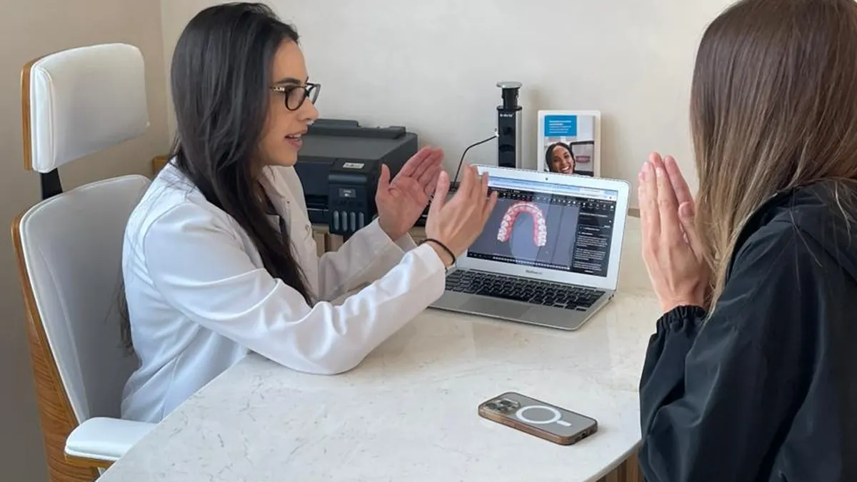 Alinhador invisível dói? Como é a adaptação